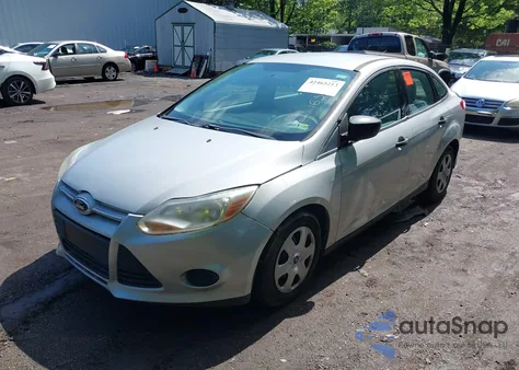 2013 Ford Focus S из США, поврежденный, VIN 1FADP3E24DL226481